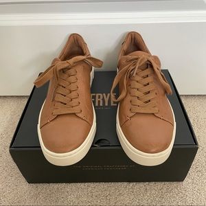 New in box Frye Ivy Low Lace sneaker (tan)
